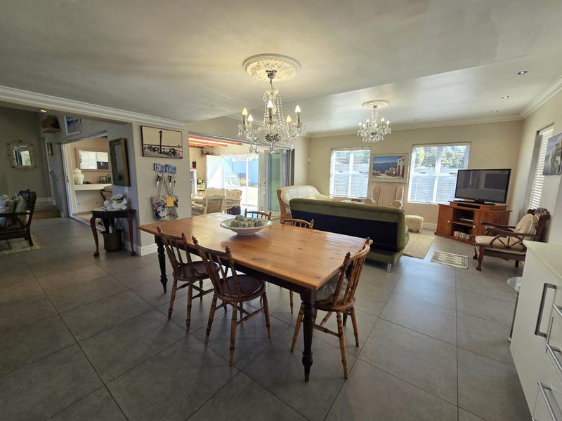3 Bedroom Property for Sale in Britannia Bay Western Cape
